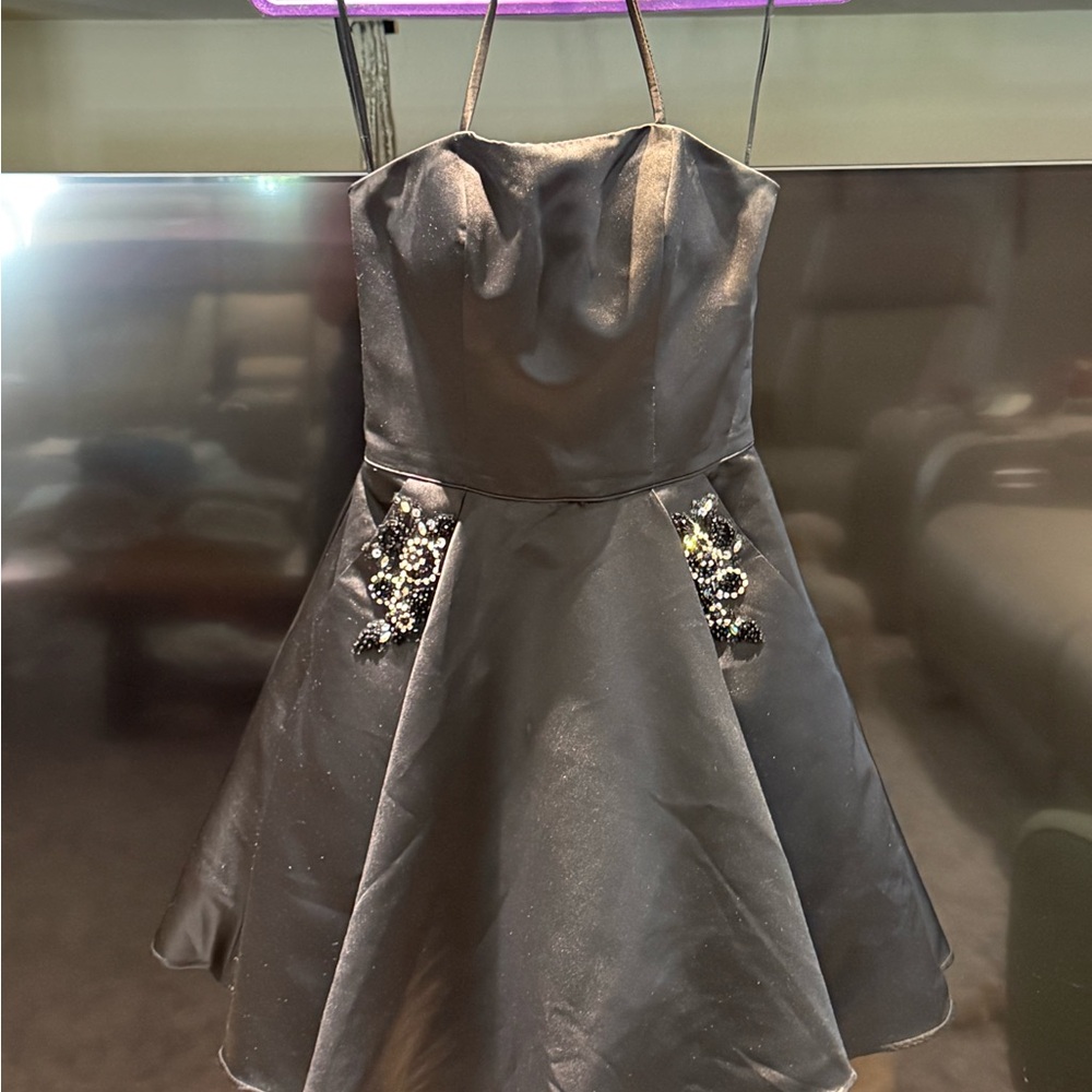 Elegant Black homecoming Dress with Embellishments